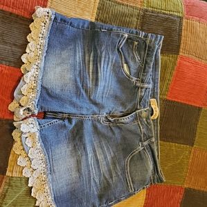 Womens Lace Lined Shorts